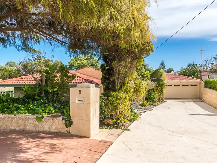 5 Haynes Road, Sorrento WA 6020