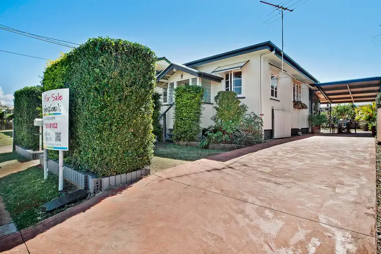 90 King Street, Woody Point QLD 4019