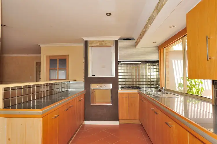 6 Bunda Place, Waikiki WA 6169