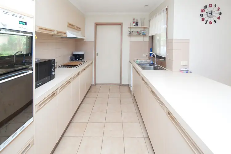 Fifth view of Homely house listing, 4 Cypress Court, Cranbourne North VIC 3977