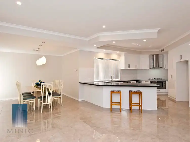 14 Tricia Court, Shelley WA 6148
