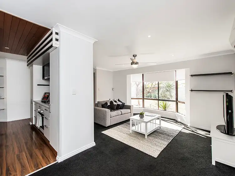 Seventh view of Homely house listing, 2 Teakdale Close, Safety Bay WA 6169