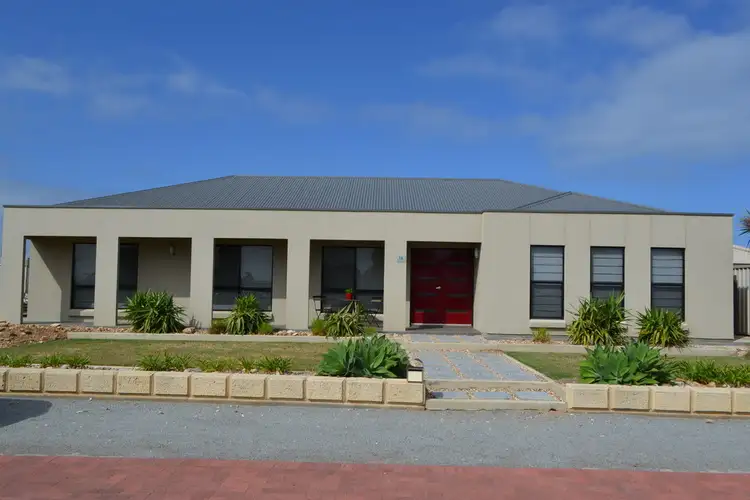16 Berryman St, Tumby Bay SA 5605