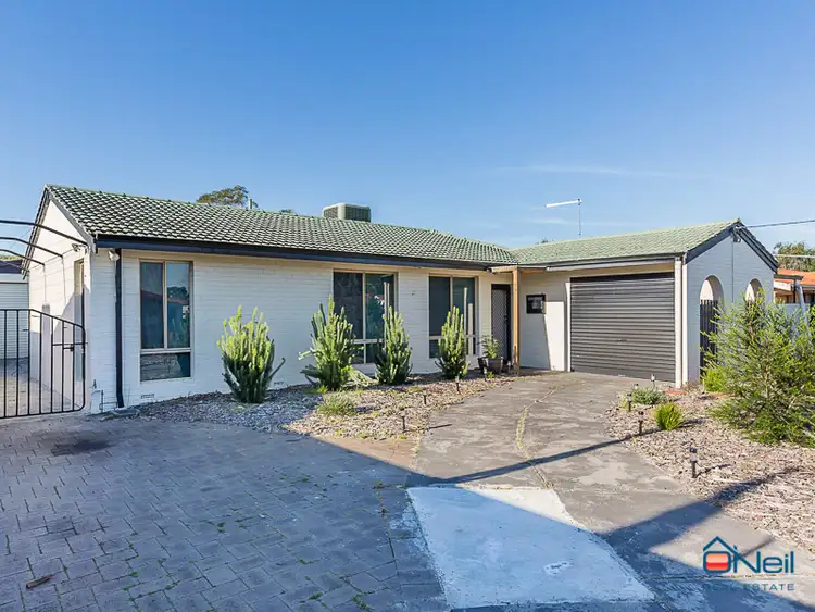 Second view of Homely house listing, 27 Lindy Way, Camillo WA 6111