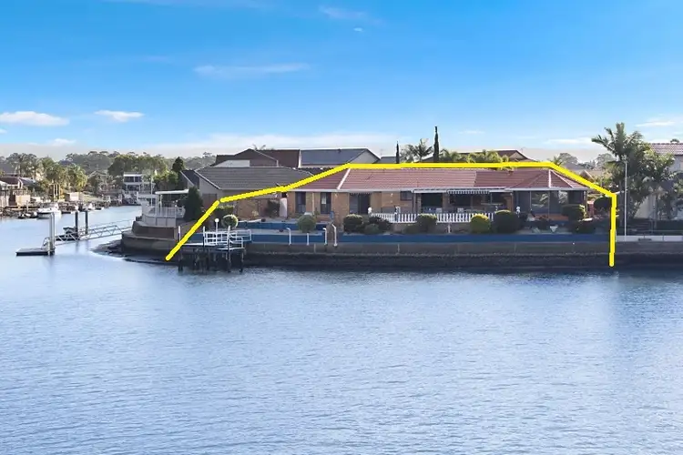 3 Pebble Beach Drive, Runaway Bay QLD 4216