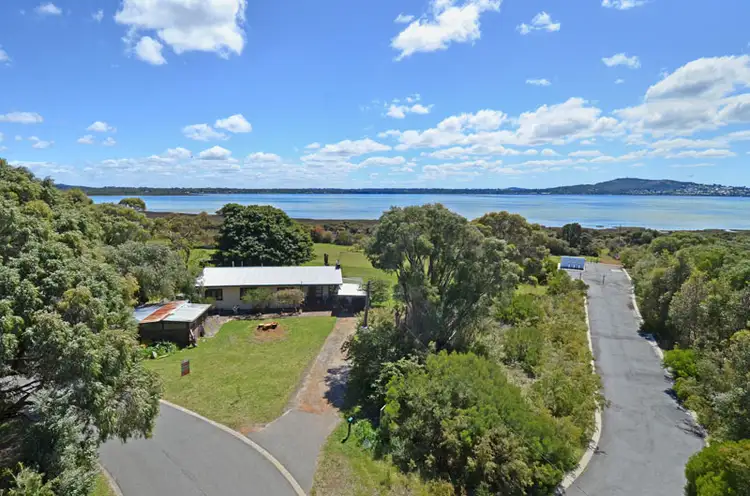 15 Marine Terrace, Little Grove WA 6330