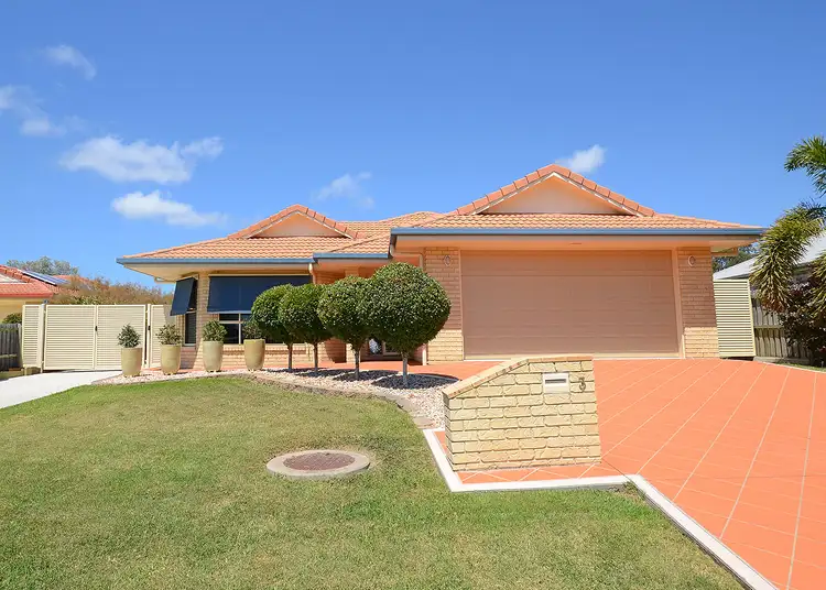 3 Adam Court, Urangan QLD 4655