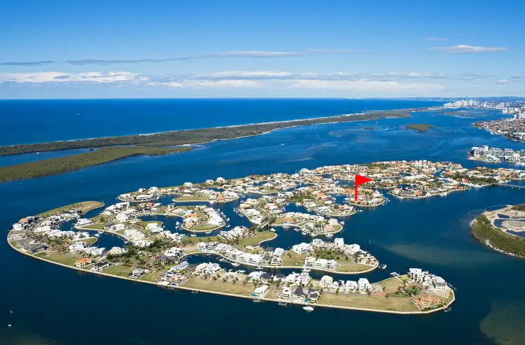 17 King James Court, Sovereign Islands QLD 4216