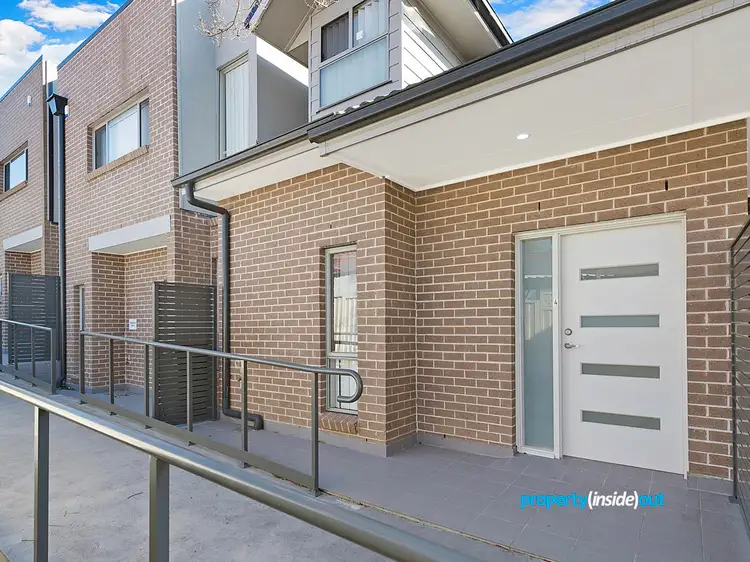 4/17 Carinya Road, Girraween NSW 2145