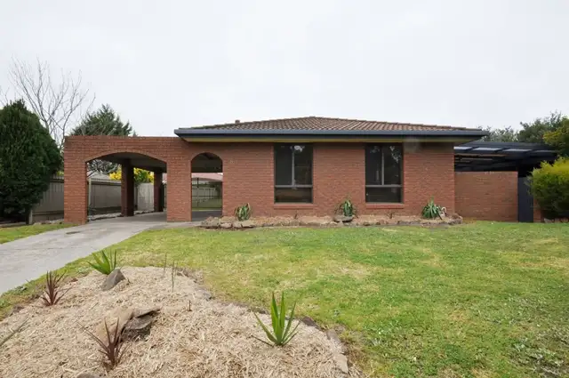 8 Daysdale Way, Thurgoona NSW 2640