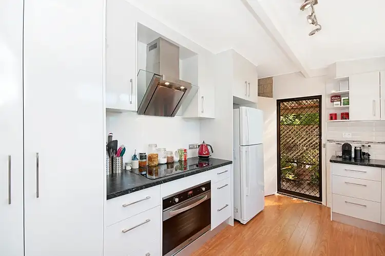 15 Nowland Avenue, Cranbrook QLD 4814