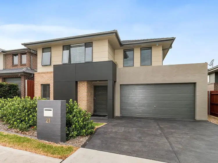 21 Thomas Hassall Avenue, Middleton Grange NSW 2171