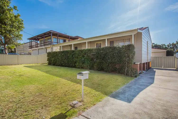 17 Barker Avenue, San Remo NSW 2262
