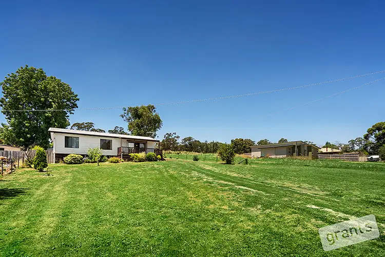 12 Davis Street, Nyora VIC 3987