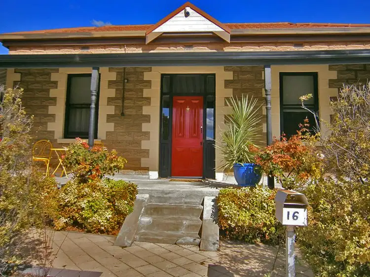 16 White Street, Waikerie SA 5330
