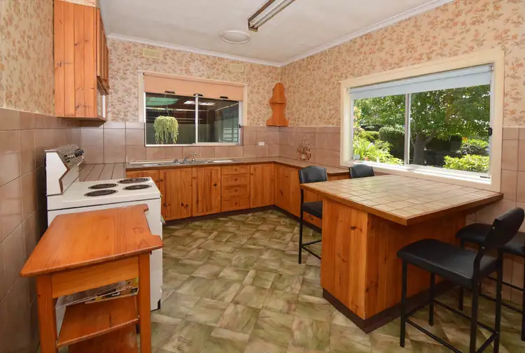 Fifth view of Homely house listing, 373 Napier Street, Strathmore VIC 3041