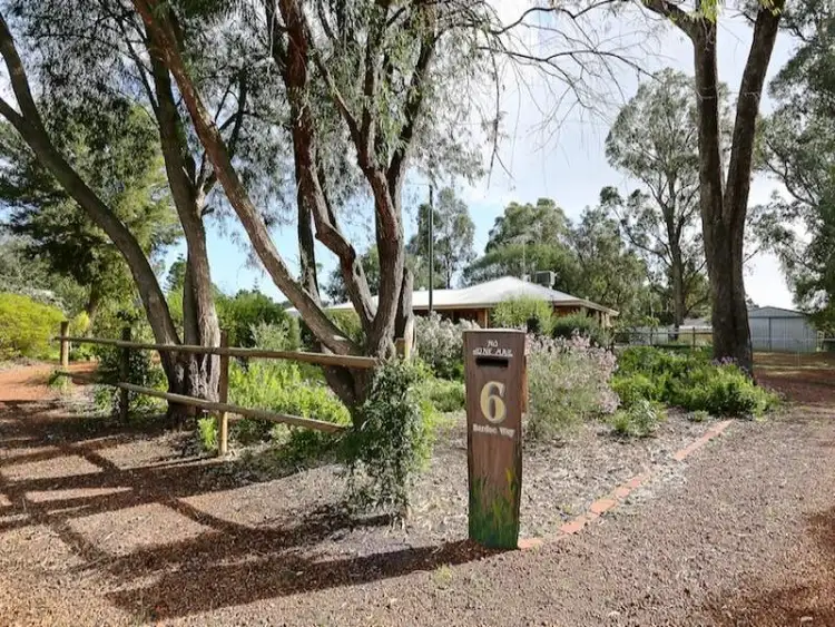 6 Bardoc Way, Greenfields WA 6210