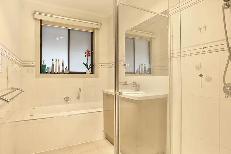 Seventh view of Homely house listing, 18 Greenside Cres, Keysborough VIC 3173