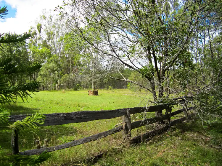 302 Deveron Road, Glenwood QLD 4570