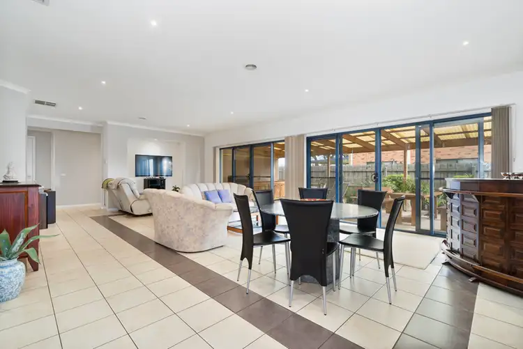 Second view of Homely house listing, 25 Venezia Way, Skye VIC 3977