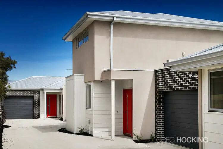2/9 Almond Avenue, Brooklyn VIC 3012