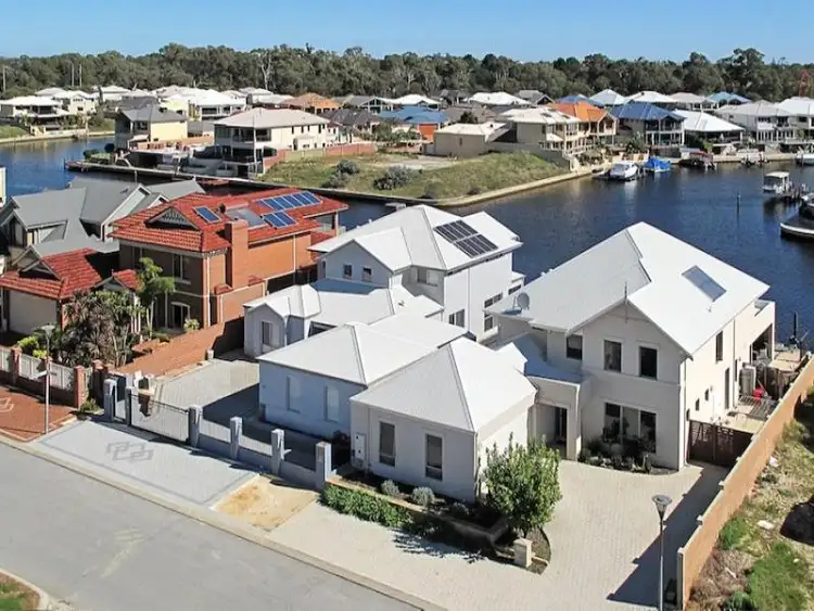 36 Leisure Way, Halls Head WA 6210