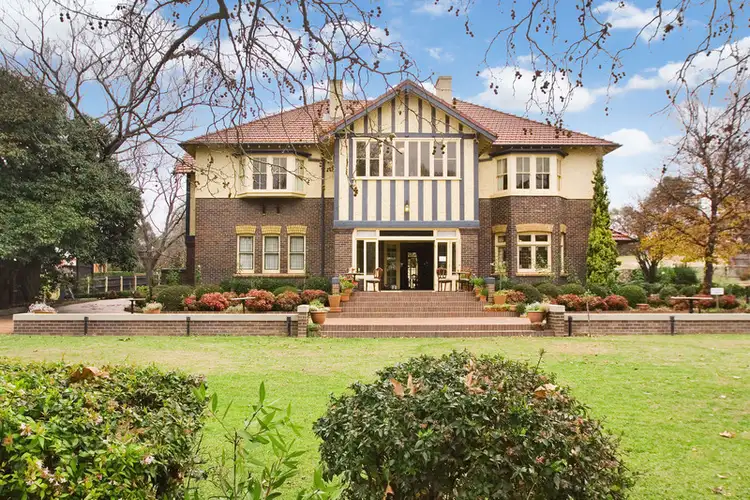128 Faulkner Street, Armidale NSW 2350