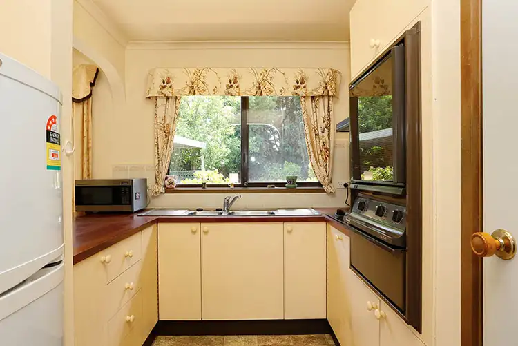 Second view of Homely house listing, 3 Fosters Court, Cranbourne North VIC 3977