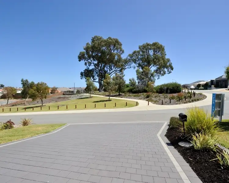 Second view of Homely house listing, 21 Pinnacle Turn, Baldivis WA 6171