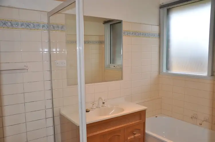 Sixth view of Homely house listing, 4 Dornie Mews, Endeavour Hills VIC 3802