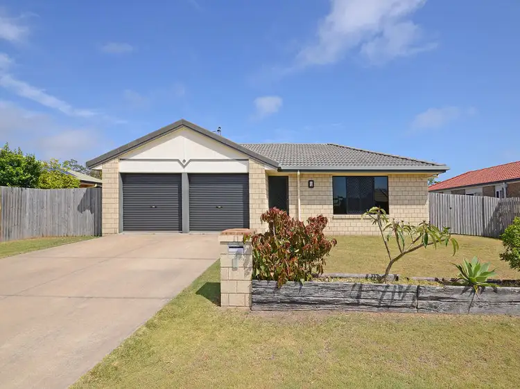 8 Zircon Street, Urangan QLD 4655