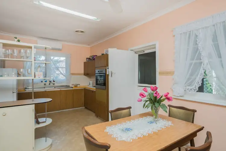 Fifth view of Homely house listing, 2 Griffiths Place, Hilton WA 6163
