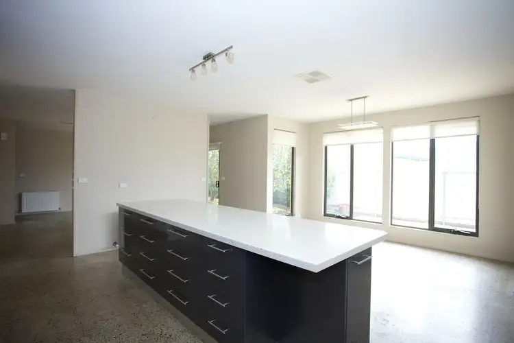 Sixth view of Homely house listing, 2 Bodey Court, Horsham VIC 3400