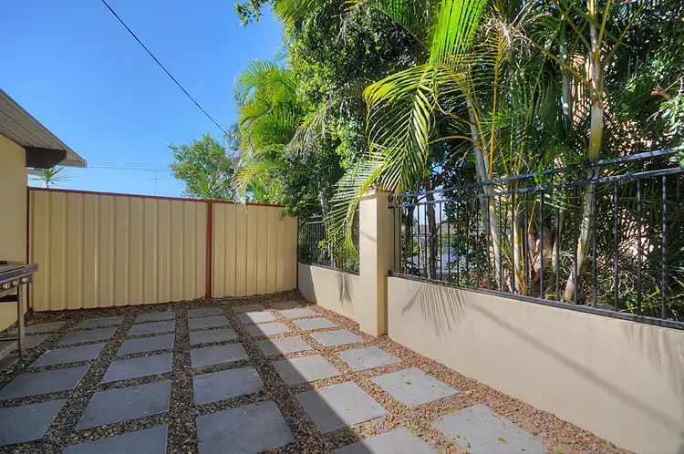 Fifth view of Homely unit listing, @ 8 Adams Avenue, Miami QLD 4220