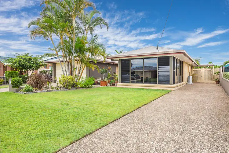 8 Banks Street, Banksia Beach QLD 4507