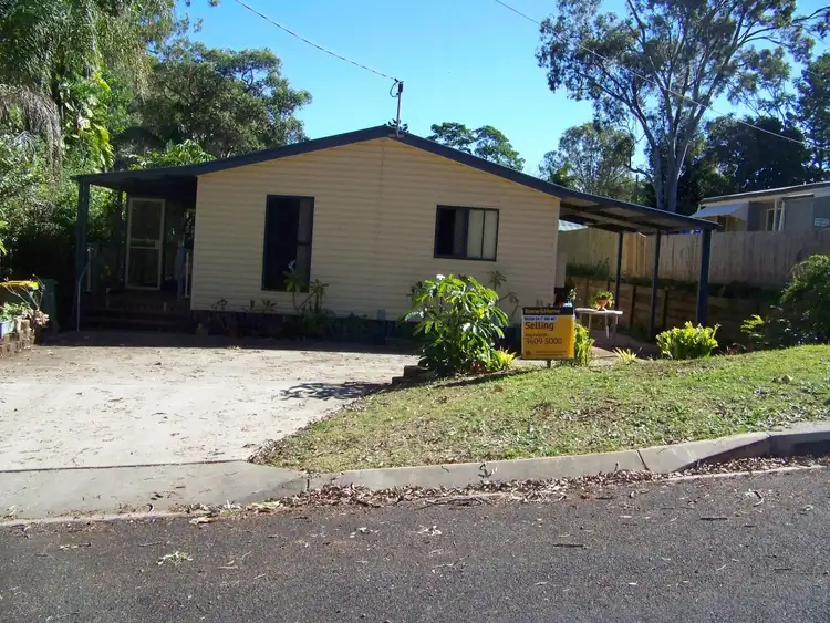 19 MICHAEL ave, Lamb Island QLD 4184