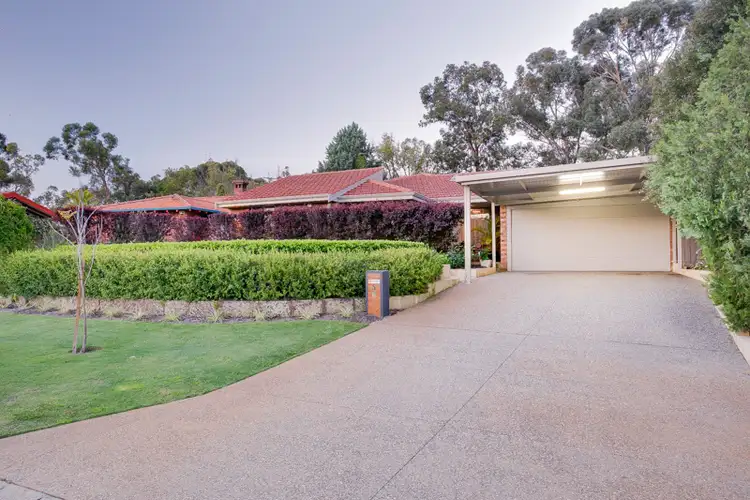 5 Cavalier Court, Thornlie WA 6108