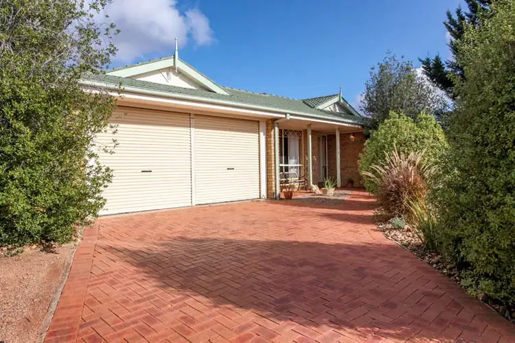 39 Pinnacle Crescent, Brookfield VIC 3338