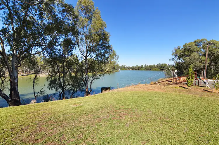 65 Twin Isle Drive, Curlwaa NSW 2648