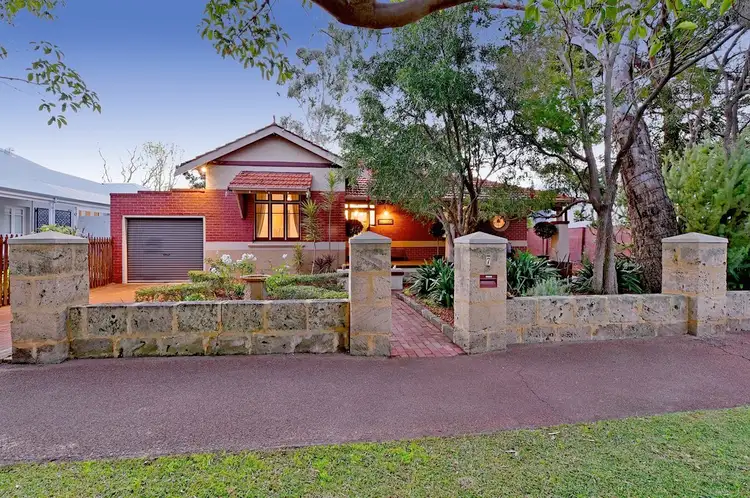 7 Irwin Street, East Fremantle WA 6158