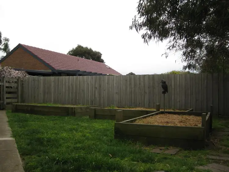 Fifth view of Homely house listing, 28 Isabella Crescent, Frankston VIC 3199