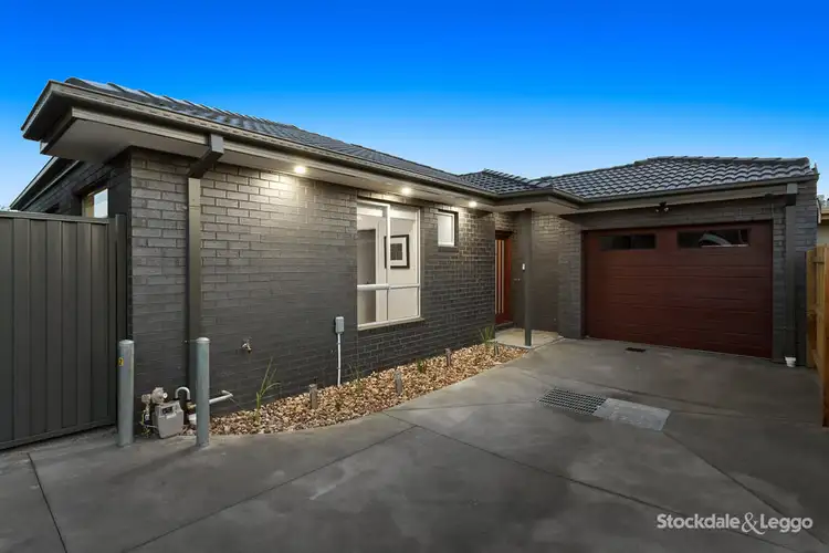 Main view of Homely villa listing, 2/122 Loongana Avenue, Glenroy VIC 3046