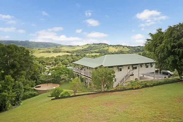 33 Sallwood Court, Pinbarren QLD 4568