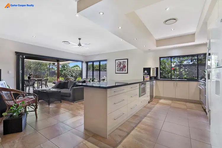 28 Park Street, Urangan QLD 4655