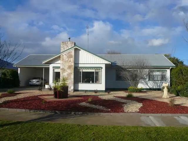 35 Campbell Street, Warracknabeal VIC 3393
