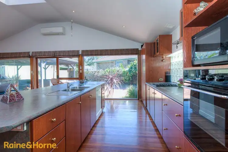 Fourth view of Homely house listing, 3 Yale Court, Sunbury VIC 3429