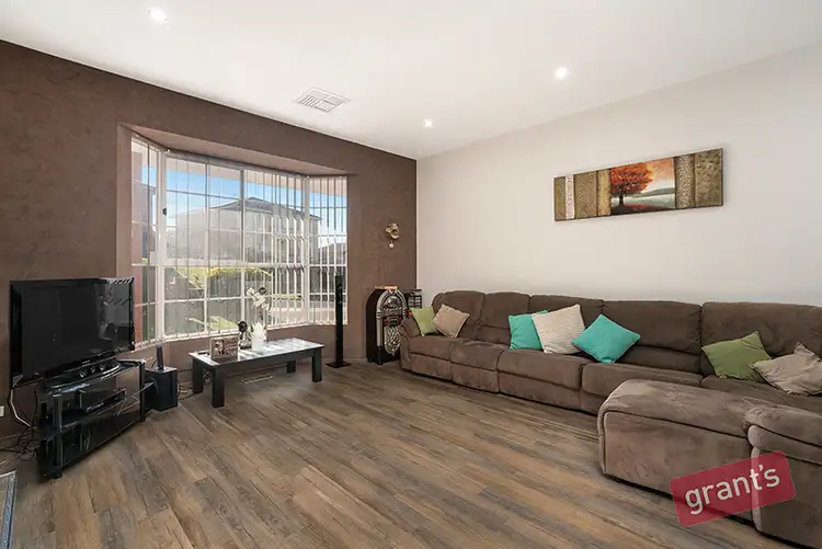Second view of Homely house listing, 6 Temby Close, Endeavour Hills VIC 3802