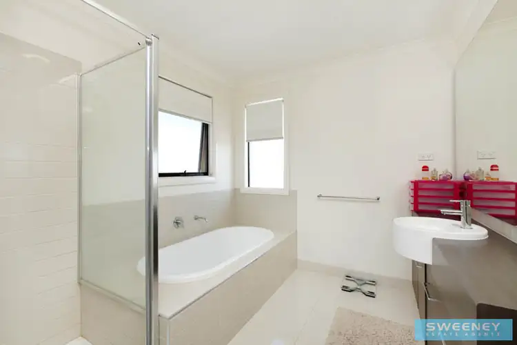 Fifth view of Homely house listing, 29 Belleville Close, Burnside Heights VIC 3023