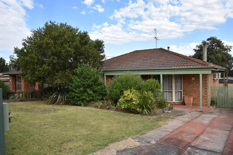 43 Dinwoodie Drive, Newborough VIC 3825