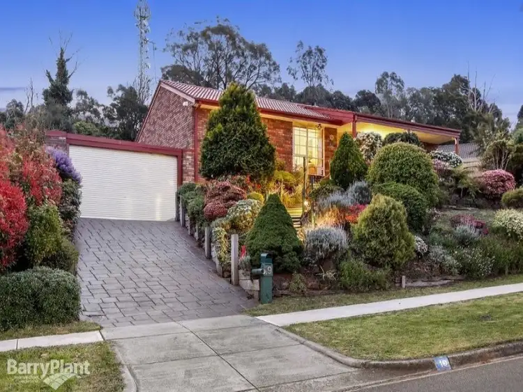 19 Landscape Drive, Mooroolbark VIC 3138